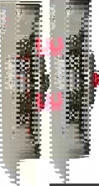 Safety Switch: NEMA 1, 100 Amp